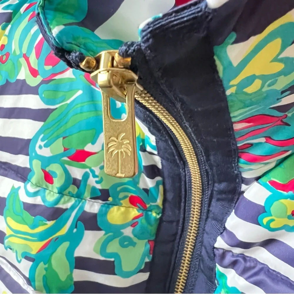 Lily Pulitzer Floral Striped Women's Puffer Vest -NWOT - Picture 2 of 10